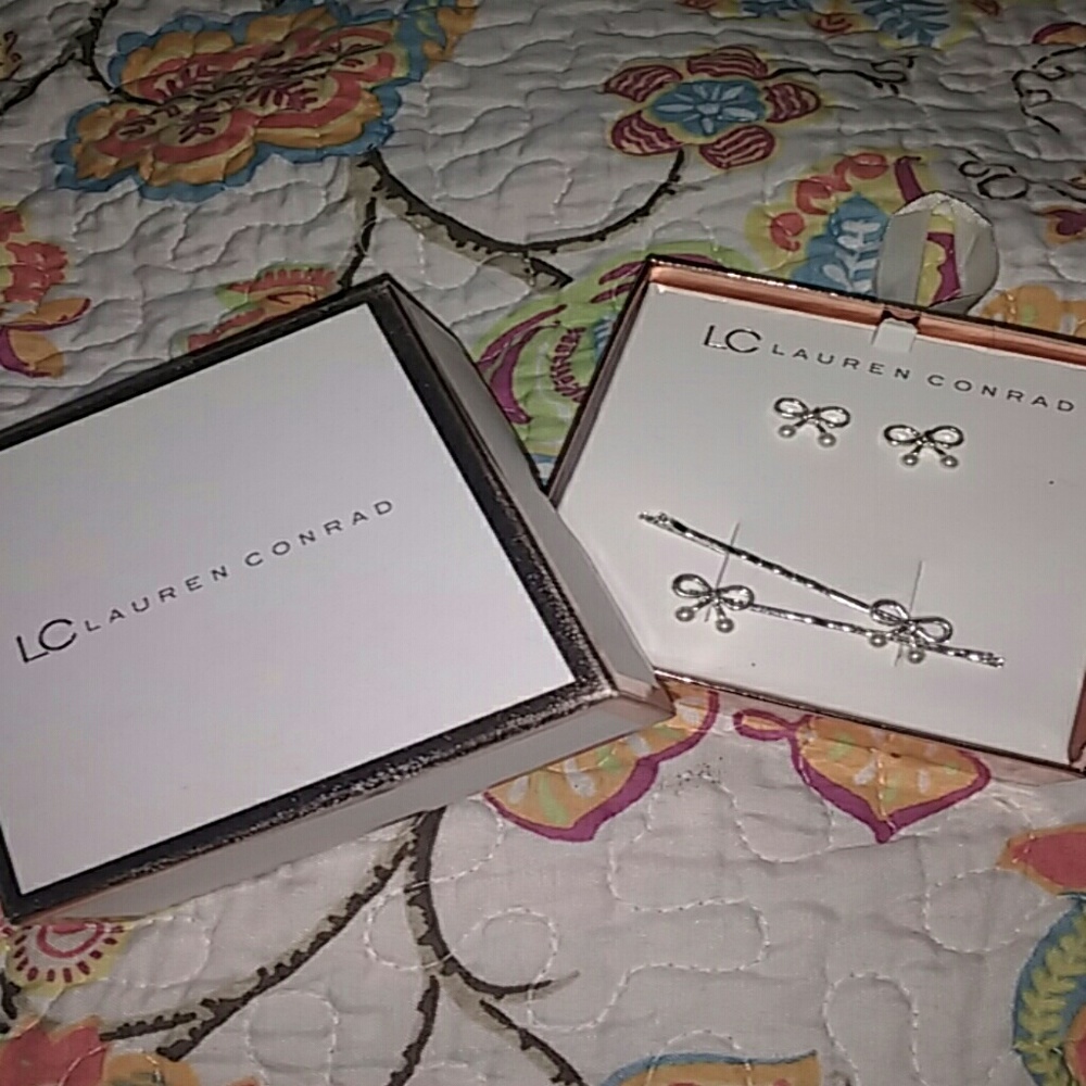Cute LC Bow Earrings & Hair Pin Set NWT